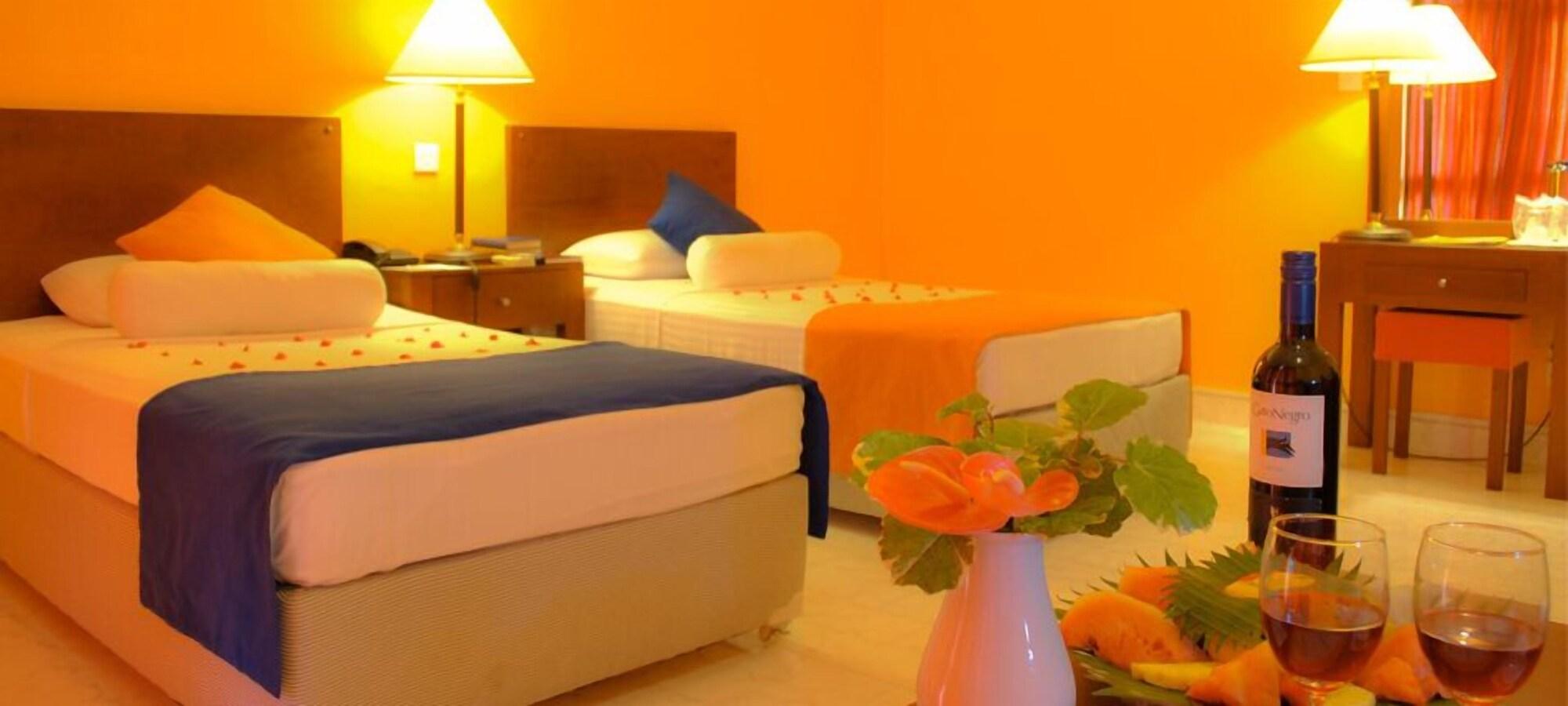 Ratnaloka Tour Inns Ратнапура Экстерьер фото