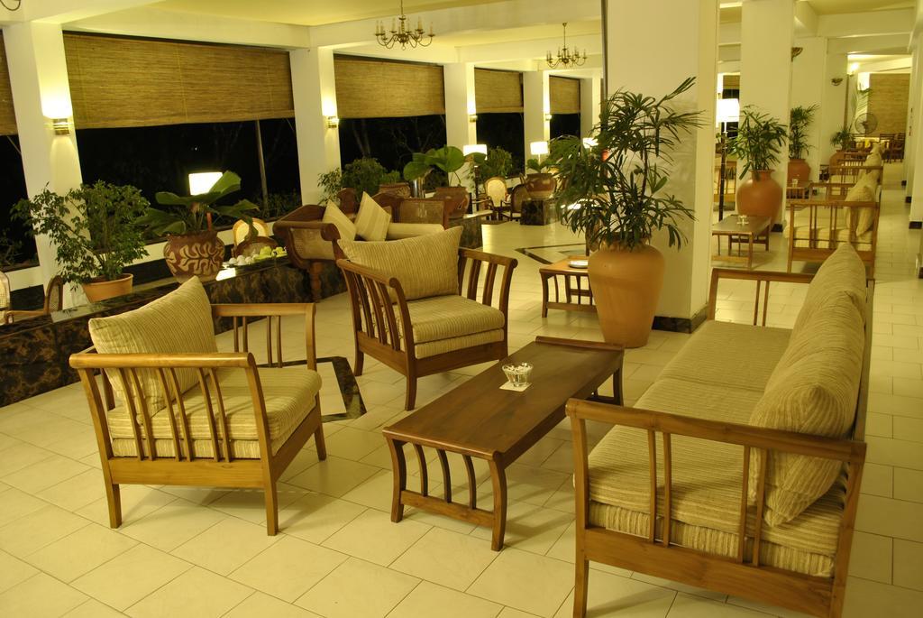 Ratnaloka Tour Inns Ратнапура Экстерьер фото